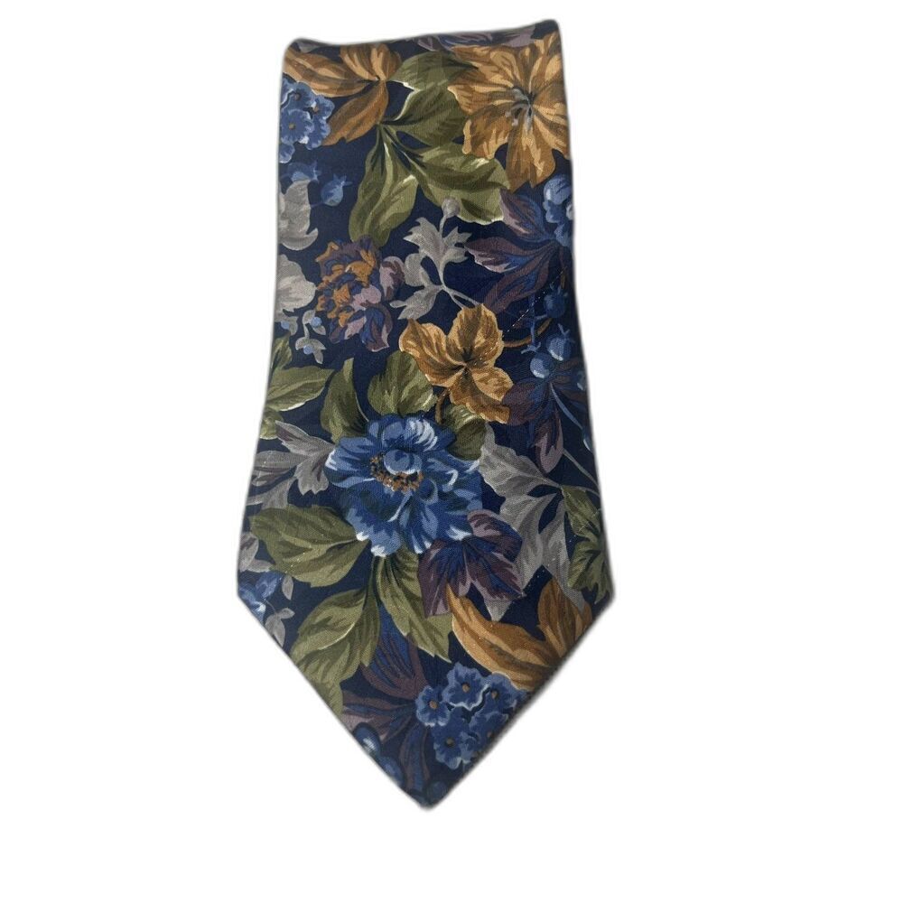 Buckingham Tie Navy Blue Floral Print Foliage Pattern 60"